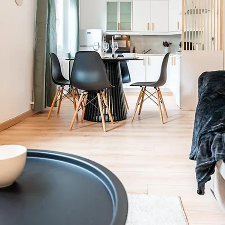 Appartement Casa Nena, Nid Douillet , Quartier Bsb, Republique *