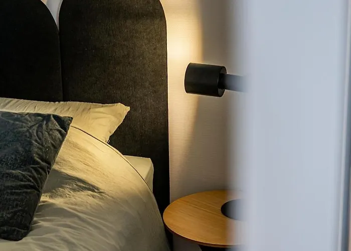 Casa Nena, Nid Douillet , Quartier Bsb, Republique *